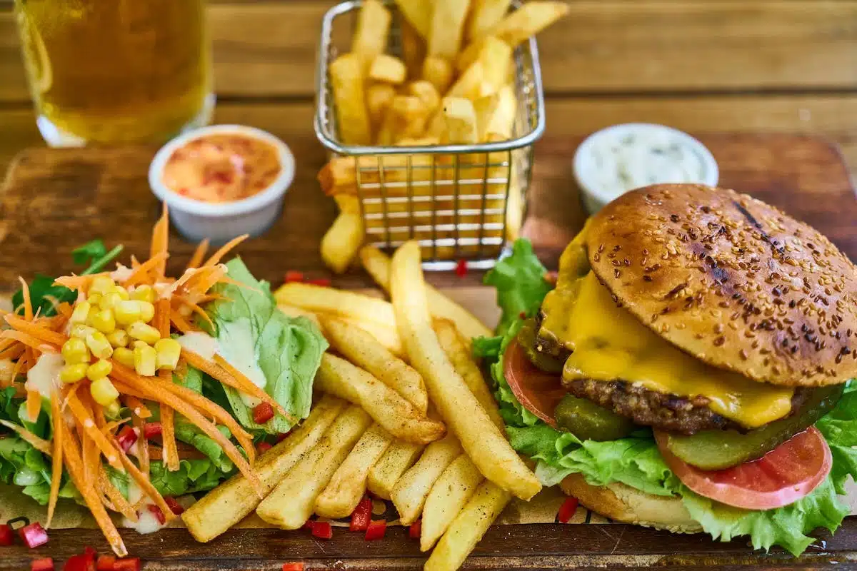 Maîtriser l’art de cuisiner rapidement et efficacement : astuces imparables !