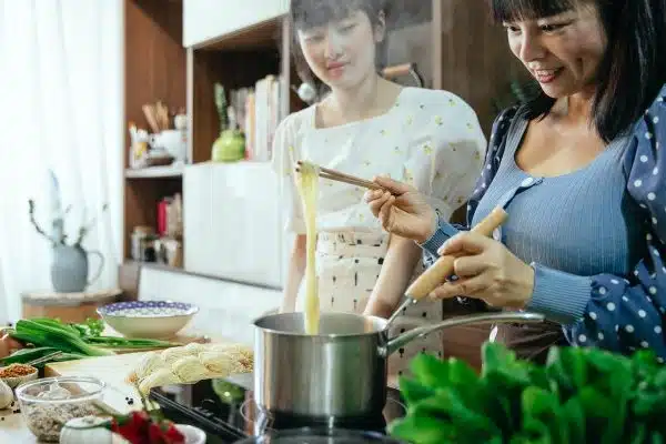 Les nombreux bénéfices de la cuisine faite maison par opposition aux plats préparés