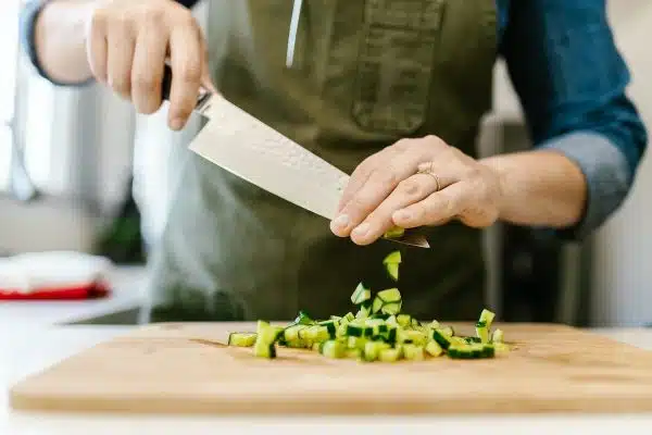 Les méthodes infaillibles pour découper les légumes afin d’obtenir une cuisson homogène