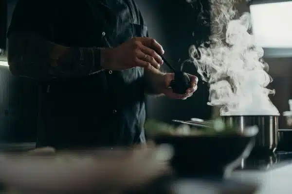 Augmentez la saveur de vos plats avec les astuces des chefs