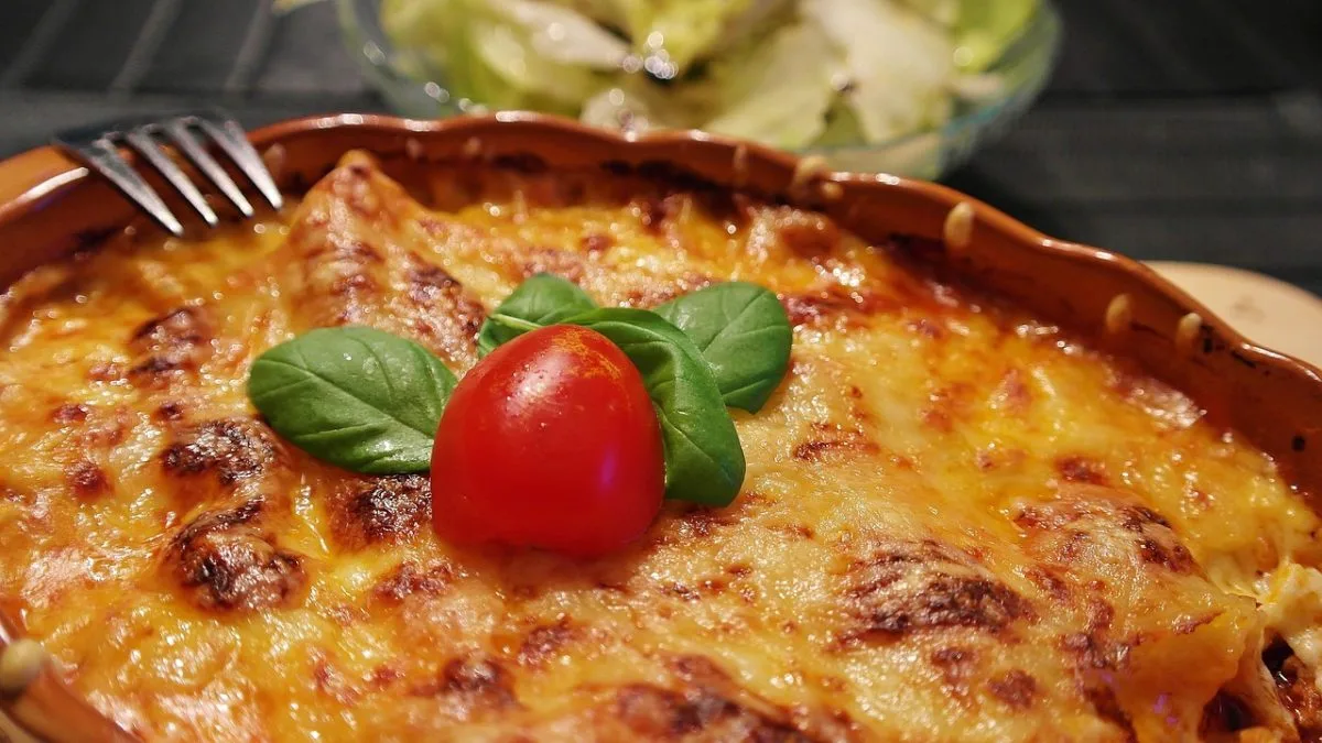 Poulpe cuit, tendre et savoureux sur une assiette élégante