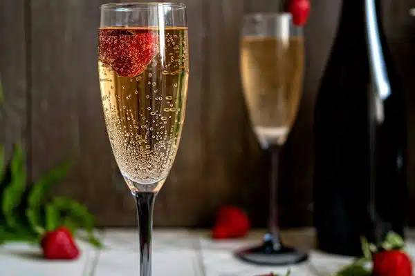 Le vin pétillant sans alcool : une option santé et gourmande