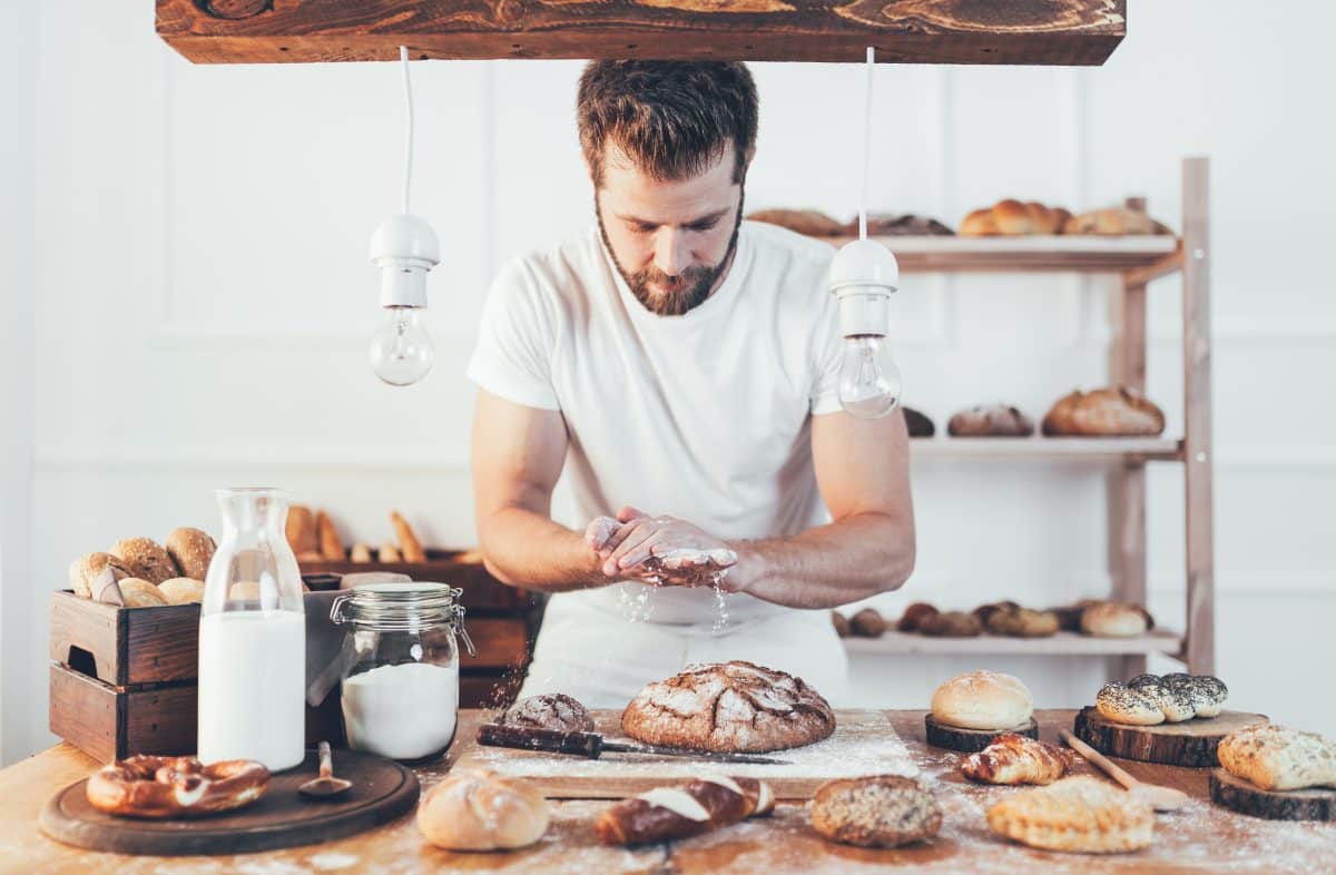 Maîtrise de la pâtisserie : techniques, matériel de précision et apprentissage