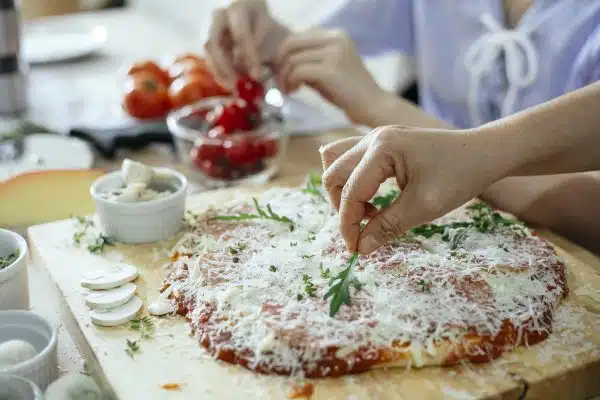 Maîtriser l’art de la pizza maison pour des résultats professionnels